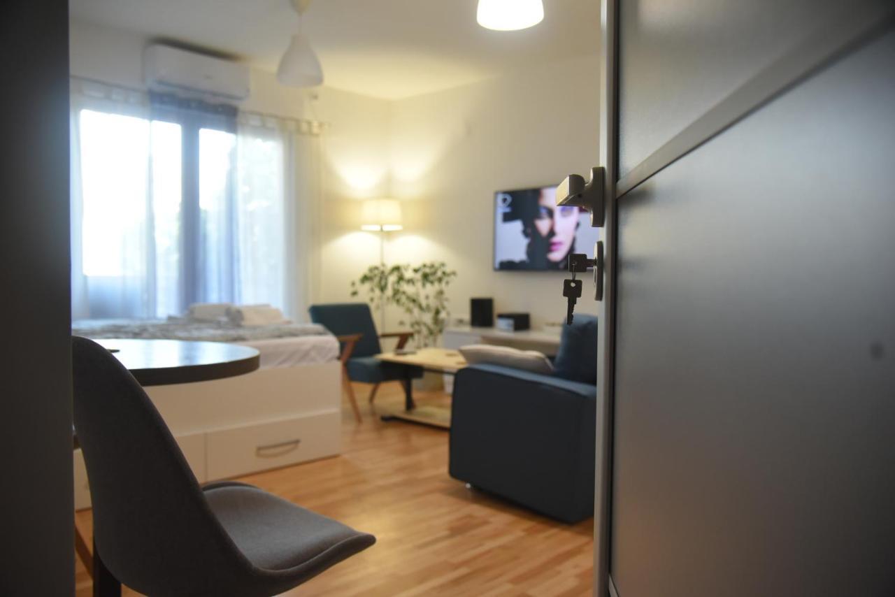 Dekart Apartment Ni Exterior foto