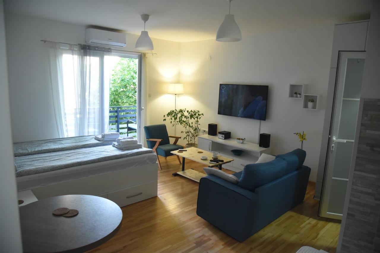 Dekart Apartment Ni Exterior foto