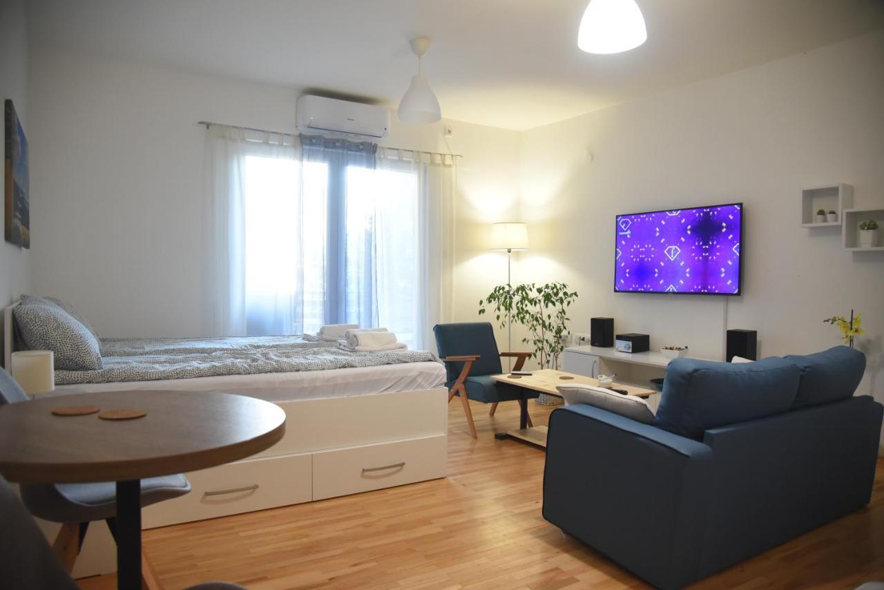 Dekart Apartment Ni Exterior foto