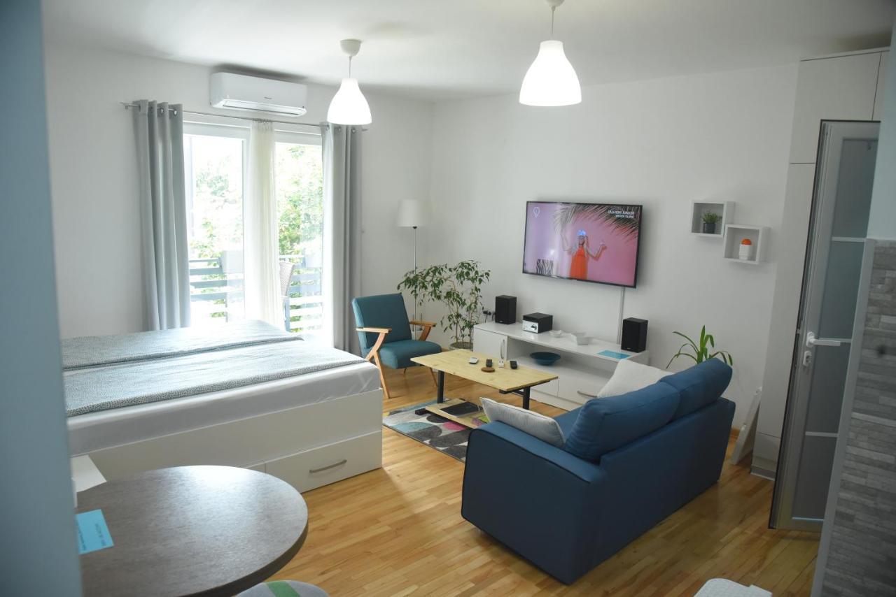 Dekart Apartment Ni Exterior foto