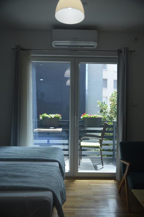 Dekart Apartment Ni Exterior foto
