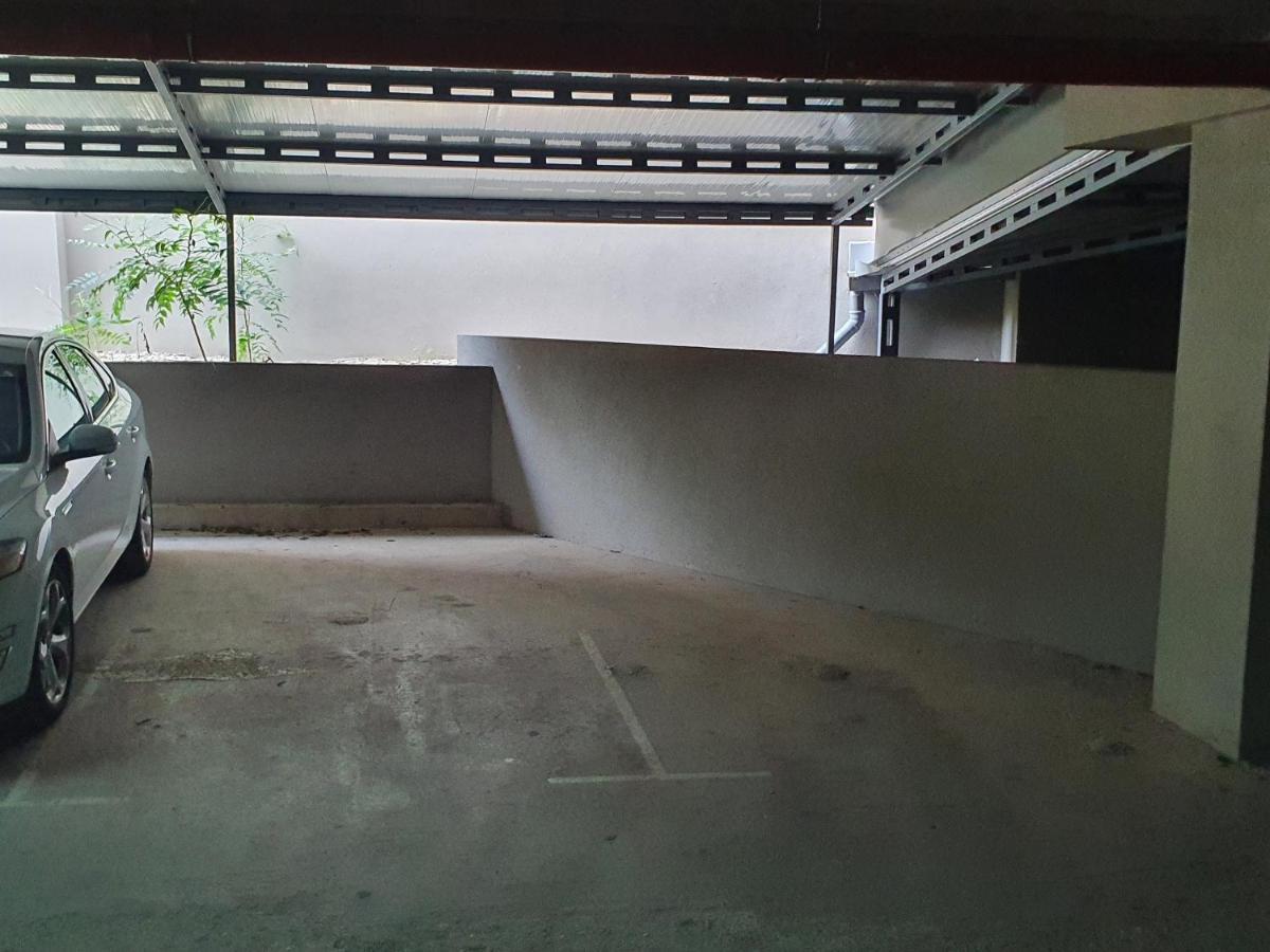 Dekart Apartment Ni Exterior foto